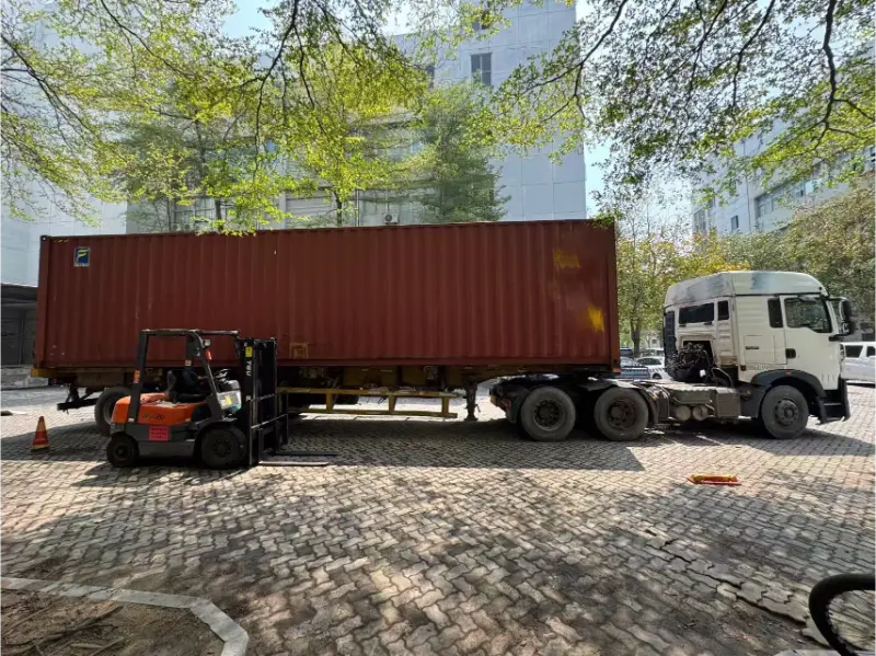 Az automatizált gyártósorokat támogató villanykörte dobozokat sikeresen szállították az Egyesült Államokba. Az automatizált gyártósorokat támogató villanykörte dobozokat sikeresen szállították az Egyesült Államokba.